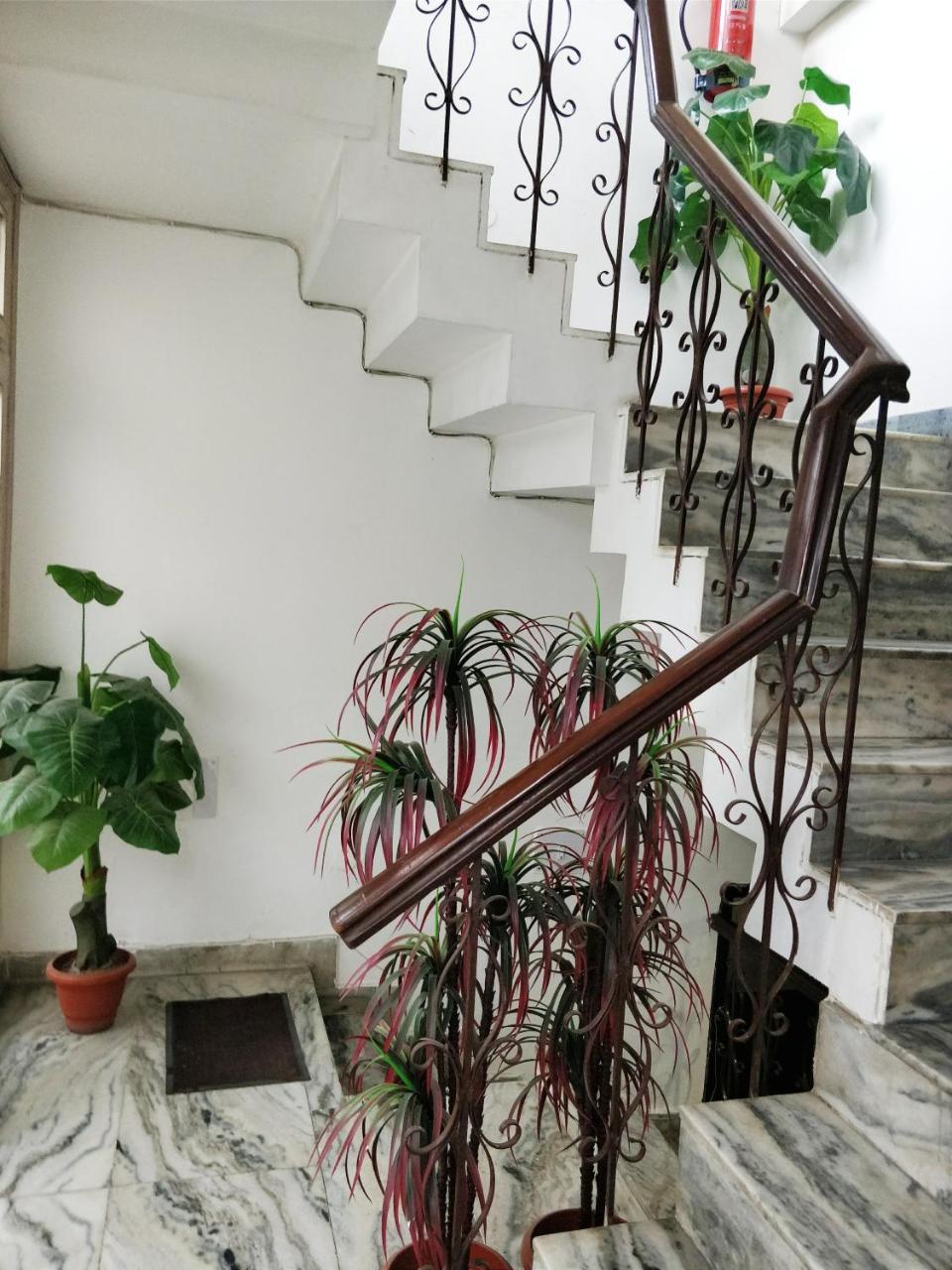 Fabexpress Hemkunt Mansion Hotel Noida Exterior foto